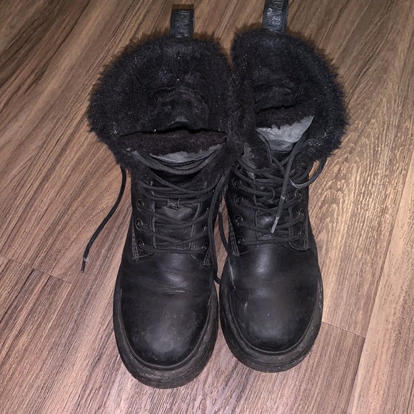 Doc Martens Lined with Fur - Picture 3 of 9